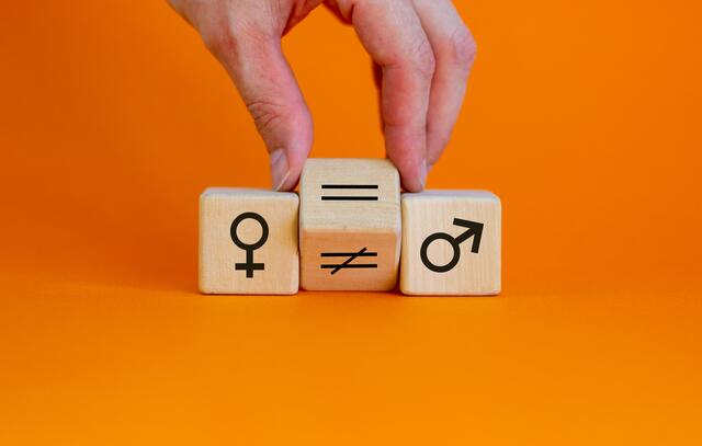 Obwohl der Gender Pay Gap seit 2011 leicht zurückgegangen ist, gibt es in Österreich immer noch eine signifikante Lohnlücke zwischen Frauen und Männern. | Foto: Shutterstock
