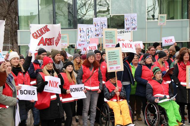 Ein Keil würde zwischen die MitarbeiterInnen getrieben. Es geht um den Pflegebonus für den Behindertenbereich.  | Foto: © ÖGB Tirol