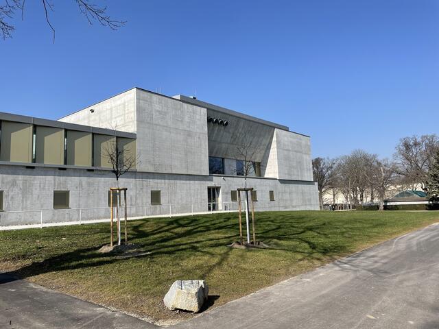 Der neue Zubau wurde an das denkmalgeschützte Gebäude angeschlossen. | Foto: Teischl/RMA