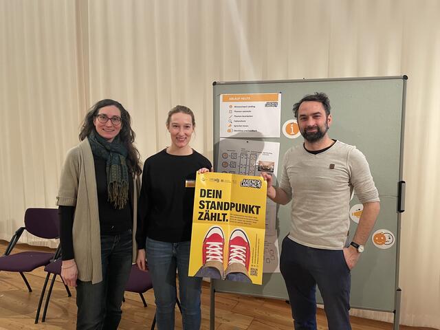 Karin Kleindienst und Marlene Büchler von der Landentwicklung Steiermark mit jakob Kramer von beteiligung.st.  | Foto: Löschnig