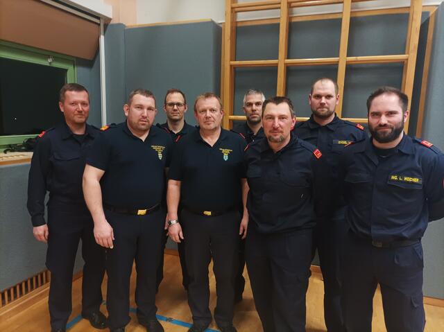 Martin Baumgartner und Christian Holzer schulten die Feuerwehrkameraden. | Foto: arbes