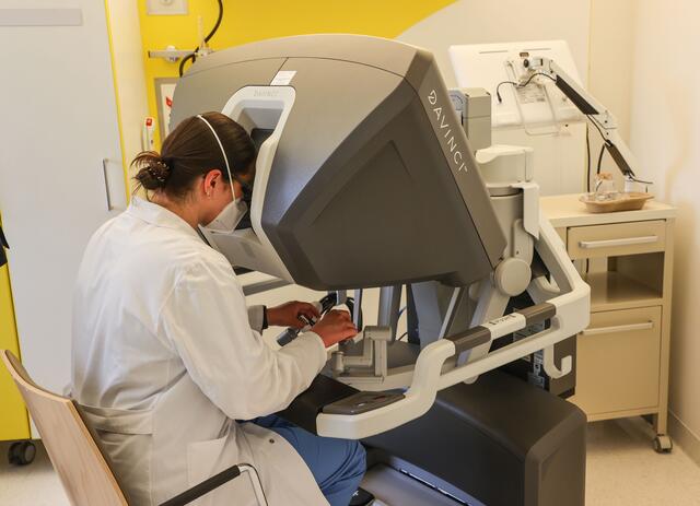 Hightech-Medizin kontra fehlendem Personal und hohen Kosten. | Foto: SALK Hallein