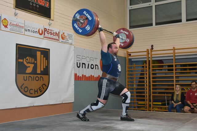 Patrick Dürnberger (Innviertel) mit 170 kg im Stoßen

Foto: Conny Högg