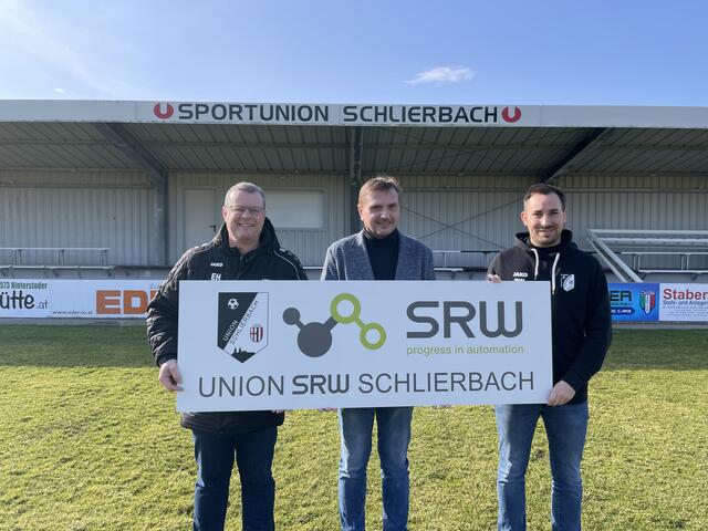 Schlierbachs Sportchef Ewald Hollinger, SRW-Geschäftsführer Christian Schwarzlmüller und Sektionsleiter Raphael Watzinger (v.li.) | Foto: Union Schlierbach