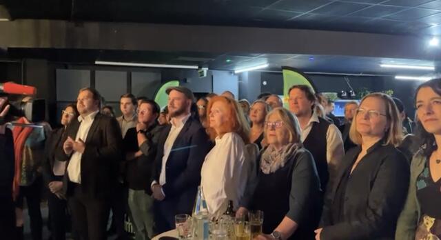 Die Grünen freuen sich verhalten. Es wird knapp, mit dem Einzug. | Foto: MeinBezirk.at