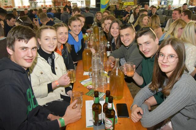 Die Landjugend Raab feierte die Mostkost in Diersbach. | Foto: Alois Braid/zema-medien.de