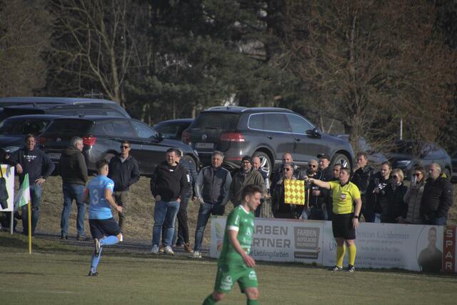 Assistentin Henrietta Fekete annulierte den Ausgleich für Großpetersdorf (45.) Abseits!