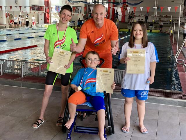  vl. Anita Ruetz, Gerald Daringer, Katharina Rainer, sitzend: Marco Unterlechner | Foto: Huber/Daringer