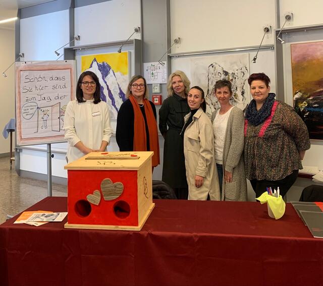 Dank dem engagierten Team der SOB Saalfelden blieben beim Infotag keine Fragen offen.   Foto Jenny Steger