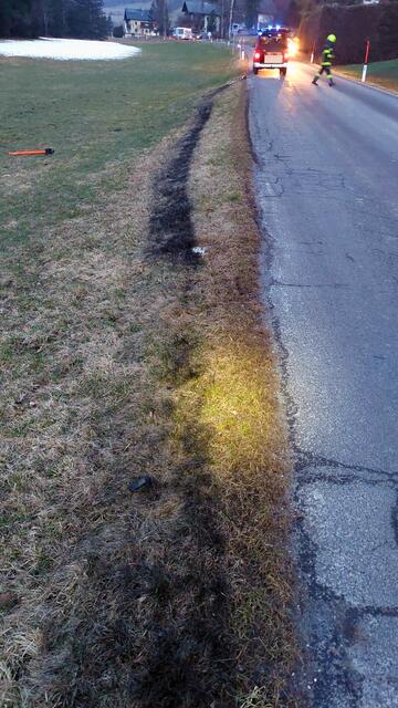 Ölspur-Einsatz in St. Wolfgang. | Foto: FF Wirling