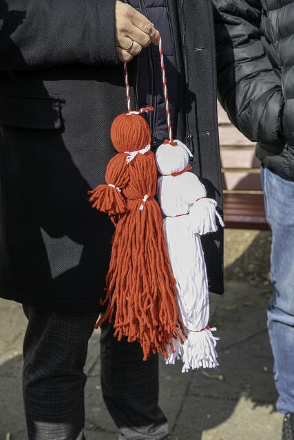 Die Puppen sind rot und weiß. | Foto: BV6