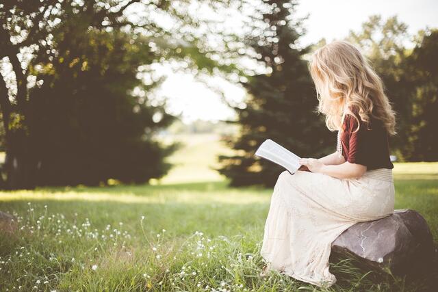 Mädchen beim Lesen | Foto: Foto: Pixabay