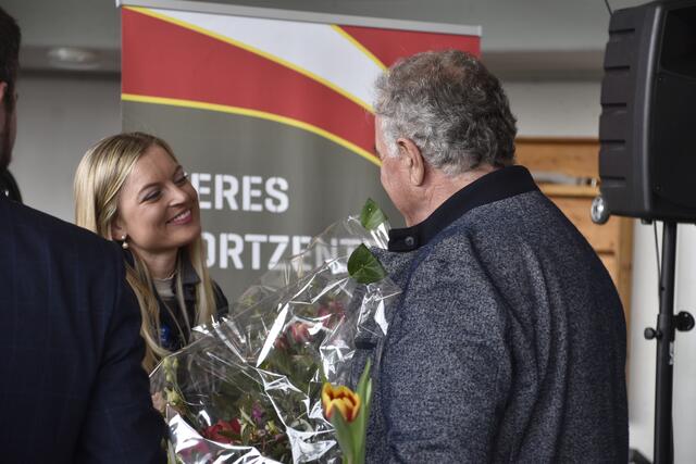 Lehrerin Sarah Dreier und SSV-Obmann Bartl Gensbichler. Die Pinzgauerin gibt ihren Beruf zu Gunsten des Sportes auf. | Foto: Thomas Fuchs