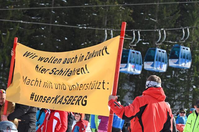 Am Wochenende machten Vereine auf das drohende Aus aufmerksam. | Foto: Wolfgang Spitzbart