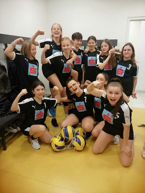 Die Volleyballerinnen der Mittelschule Rechnitz qualifizierten sich fürs Schülerliga-Landesfinale. | Foto: Mittelschule Rechnitz