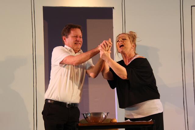 "Männer sind Memmen": Kartoffel schälen nicht Männersache. | Foto: Wolfgang Schweighofer