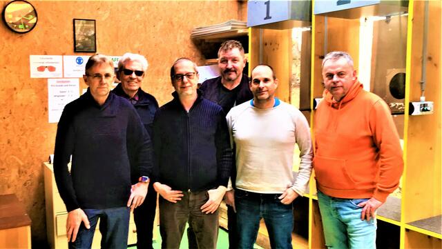Schützenmeister Manfred Spelitz, Rudi Paradeiser, DI Franz Arthold,
Oberschützenmeister Josef Kohzina, Stefan Beck und FFW-Trainer/Instruktor Peter Winkler | Foto: Schützenverein-Mistelbach 