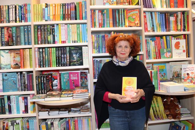 Die Auswahl in der Buchhandlung Lesezeichen ist nicht nur an Büchern groß. | Foto: Lederer