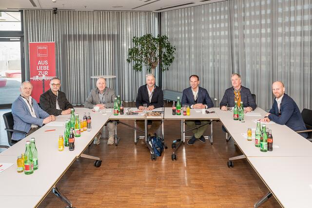 Am Round Table in der Landeshauptstadt Graz saßen unter anderem die südoststeirischen Vertreter Rupert Zach und Helmut Platzer gemeinsam mit Bernd Haintz, Oskar Beer, Gustav Spener, Paul Lang und Peter Rossegger. | Foto: Brand Images 