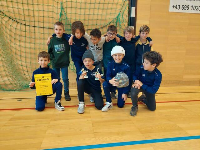 Die U11-Mannschaft erreicht beim Tribal Project Junior Cup in Wattens den zweiten Platz. | Foto: SV Sistrans