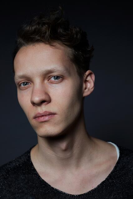 Felix Kammerer spielt normalerweise am Wiener Burgtheater - sein Mitwirken im Movie "Im Westen nichts Neues" könnte jetzt mit Oscars (U.a. "Bester Film") gekrönt werden. | Foto: Sergi Pons