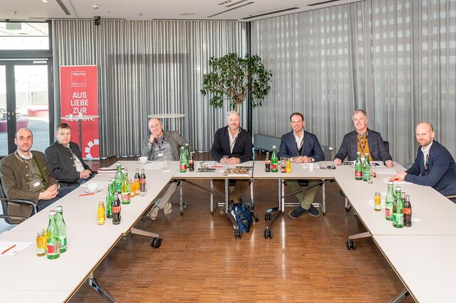 Am Round Table in der Landeshauptstadt Graz saßen unter anderem Johann Harrer und Dominikus Jantscher gemeinsam mit Bernd Haintz, Oskar Beer, Gustav Spener, Paul Lang und Peter Rossegger (v.l.) 
 | Foto: Brand Images