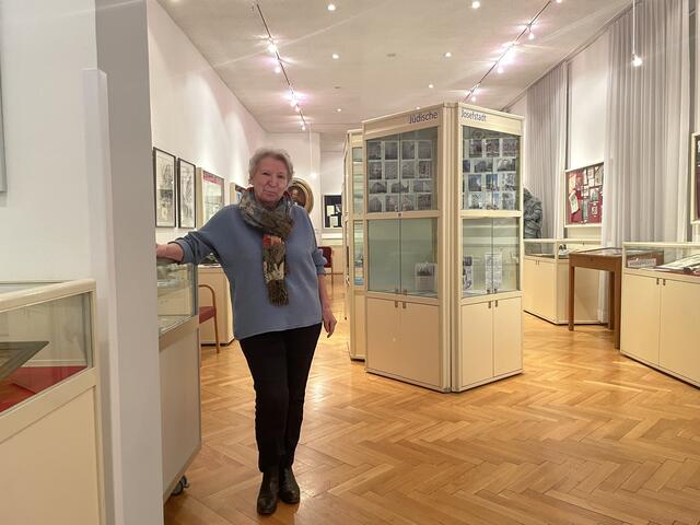 Auch im Jahr 2023 hat Maria Ettl in den Räumlichkeiten des Bezirksmuseums Josefstadt wieder viel vor. | Foto: Tobias Schmitzberger