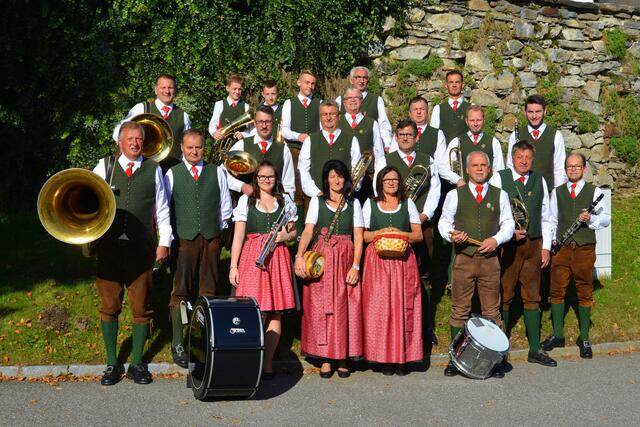 Die Musiker und Musikerinnen der Trachtenkapelle freuen sich auch im 59. Bestandsjahr der Musikgemeinschaft zum traditionellen Frühjahrs-Auftakt des Kapellenjahres, dem Frühlingskonzert, laden zu dürfen.  | Foto: Privat