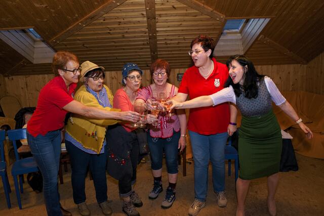 Geballte Frauenpower um Vroni Bubenitschek, Andrea van Randenborgh, Margit Hopp, Renate Weber, Helga Eichberger und Sylvia Büchinger