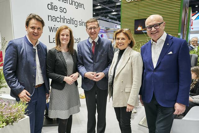 Andreas Winkelhofer (Geschäftsführer Oberösterreich Tourismus), Lisa Weddig (Geschäftsführerin Österreich Werbung), Wirtschafts- und Tourismus-Landesrat Markus Achleitner, Staatsekretärin Susanne Kraus-Winkler, Robert Seeber (Bundesobmann Sparte Tourismus- und Freizeitwirtschaft der WKO, v.li.) | Foto: ÖW/SaschaRadke