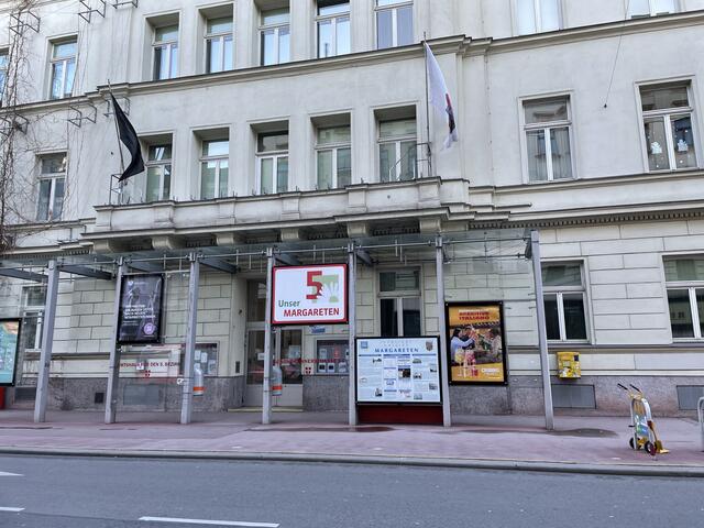 Sie ist viermal im Jahr und stets ein Highlight: Die Bezirksvertretungssitzung. Diesmal fand sie am 7. März im Festsaal der Margaretner Bezirksvorstehung in der Schönbrunner Straße 54 statt. | Foto: Miriam Al Kafur