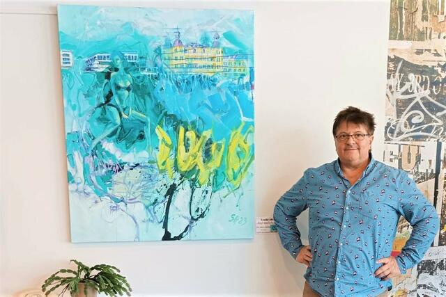 Obmann Alfred Scheikl mit seinem Kunstwerk