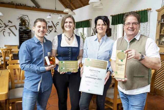 Landessieg für David Brugger, Anja Ruhri, Patricia und Josef Pugl (v.l.n.r). | Foto: LK Steiermark/Foto Fischer