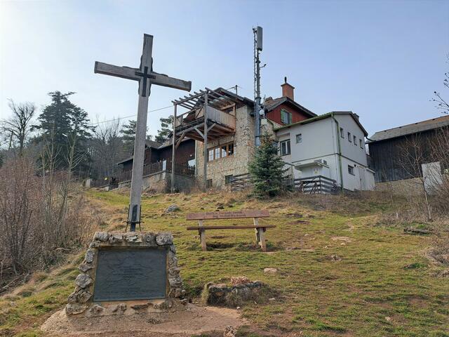 Beim Herrgottschnitzerhaus mit dem Kreuz

 | Foto: Walter Fuchs