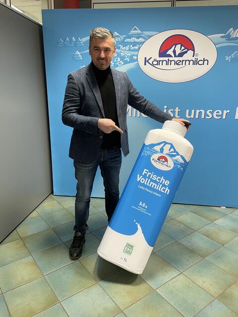 Ella Coffee-Chef Miki Aleksic ist großer Kärntnermilch-Freund | Foto: meinBezirk.at