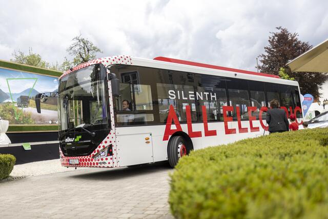 Geladen wird der Elektrobus bei der Talstation Millennium-Express in Tröpolach. | Foto: Martin Lugger