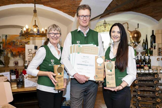Hattrick auch für Peter Bäuchel und Christina Modes (rechts) mit Stefanie Bäuchel (links). | Foto: LK Steiermark/Foto Fischer