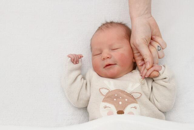 Lina
Geburt: 15. Jänner 2023
Eltern:  Martina und Manuel Pechmann
Graberberg
3.600g, 52 cm | Foto: Baby Smile