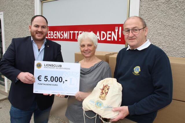 Präsident Stefan Weiermeier, Helga Lang und Gerhard Weiermeier (v.li.) | Foto: Staudinger