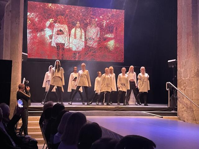 Hoodies mit Botschaften | Foto: sg