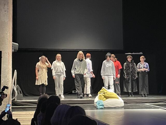 Beim Theaterstück "Emotion frei" wirken Hannah Maurer, Lena Steininger, Elena Maurer, Narisa Janko, Iljas Habib, Nina Steirer, Salvia Göls und Valentina Seitner mit. | Foto: sg