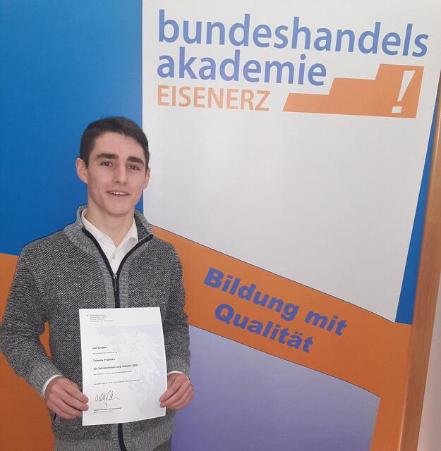 Jan Gruber von der BHAK Eisenerz wurde für sein Praktikum im Bereich der Automatisierungstechnik ausgezeichnet. | Foto: BHAK Eisenerz