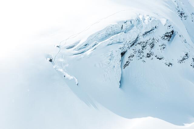 Freeride-Days am Kaunertaler Gletscher: Neben kostenlosen Workshops, einem Gratis-Pistenbully-Shuttle und musikalischen Highlights gibt es diesmal je nach Schneelage auch geführte Powder-Abfahrten. | Foto: Moritz Ablinger