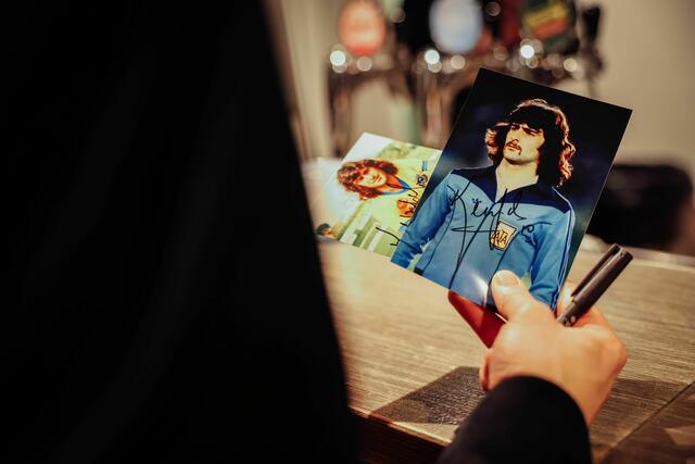 "El Matador" nahm sich viel Zeit für seine Fans und teilte Autogramme aus. | Foto: Manzano Images