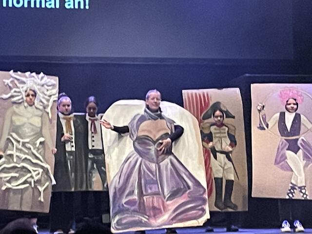 "This is me": Jeder Mensch ist einzigartig und darf das auch zeigen. Ein starkes Statement der 4AHLW für Diversität und Vielfalt. | Foto: sg