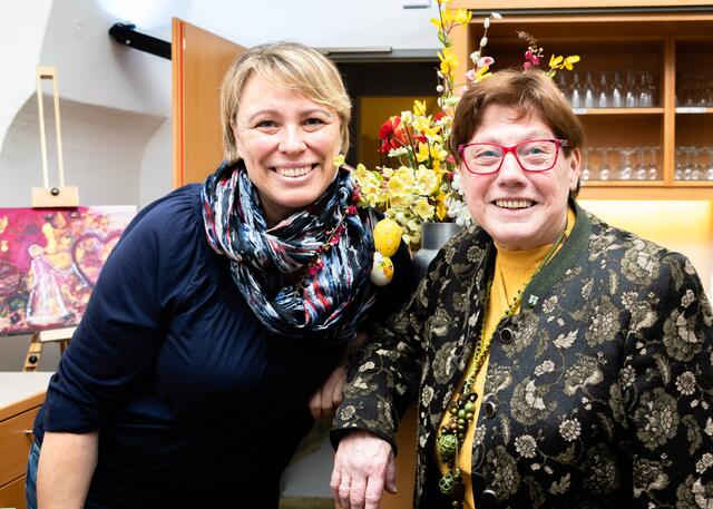 Gabi Gröbl und Bürgermeisterin Josefa Geiger. | Foto: Christian Nowotny