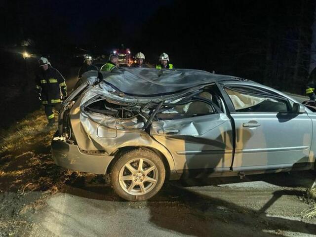 Die Feuerwehr Kohfidisch barg das schwerbeschädigte Fahrzeug aus dem Graben. | Foto: Feuerwehr Kohfidisch