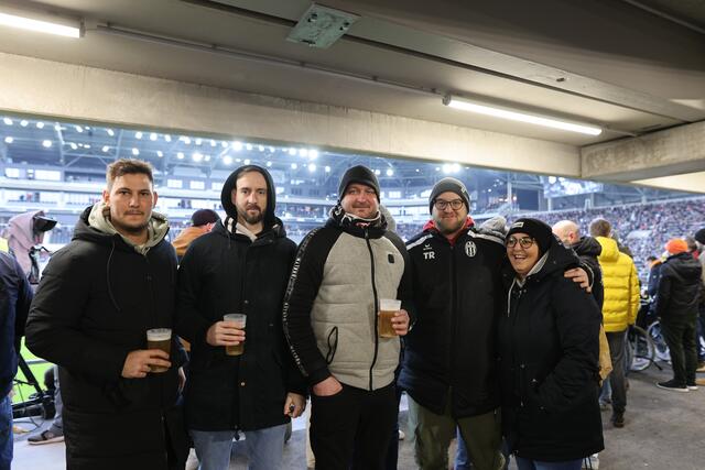 Trotz der Niederlage wussten die LASK-Fans: Wir sind die Nummer eins in Linz und Oberösterreich. | Foto: Reischl