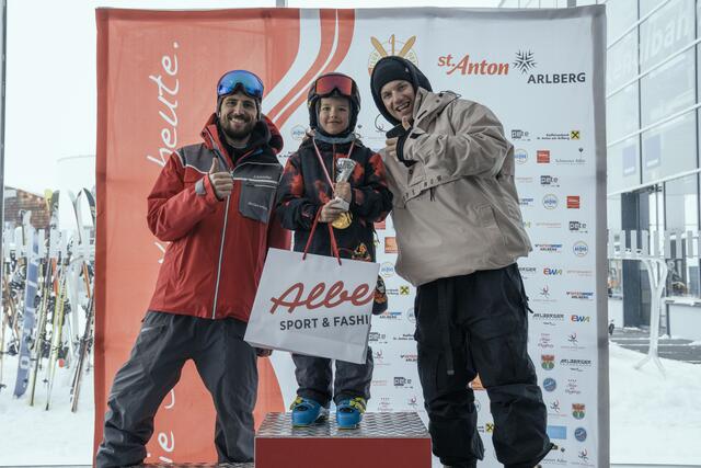 Christoph "Giggo" Wolf zeigt sich erfreut über den ersten Erfolg im Jahr 2023 (links) | Foto: arl.park