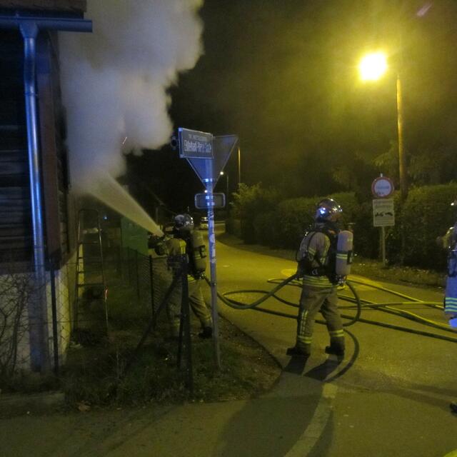 Insgesamt rückten 36 Feuerwehrleute zum Einsatz aus. | Foto: BF Graz